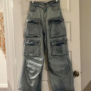 Zara mid rise medium wash baggy cargo jeans